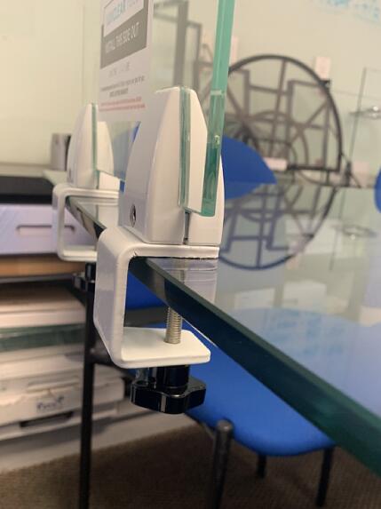 Estación de trabajo de oficina Abrazadera de panel de vidrio de