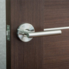 Palanca de puerta de acero inoxidable de producto moderno, manija de puerta, juego de palanca universal sin manos para privacidad / paso
